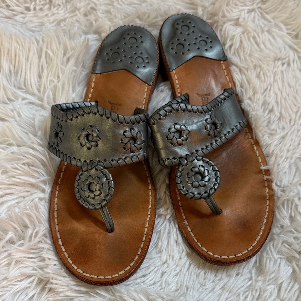 Jack Rogers Women's Metallic Gray Leather Toe-Post Sandals 10